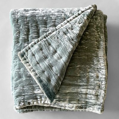 PHO VELVET QUILTS & BED THROWS