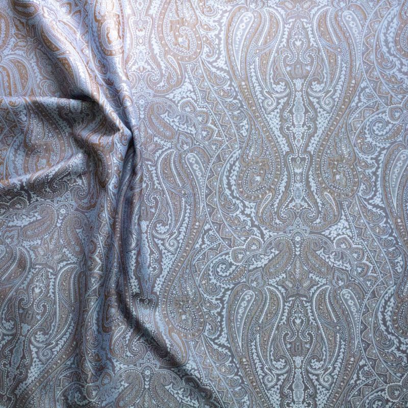 Anichini Kashmir Luxurious Paisley Lightweight Italian Quilts In Mushroom Lavender Reverse