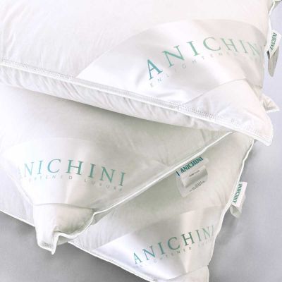 Anichini Comfort Down Pillows
Hypoallergenic European Goose Down Pillows
Anichini comfort down pillows white piping 