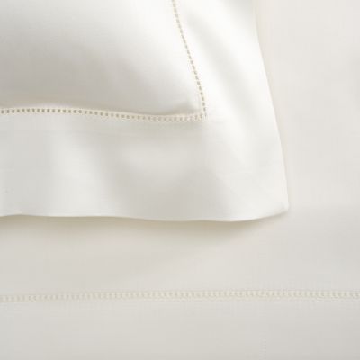 Anichini Raso Sateen Hemstitched Sheet Sets in Ivory
Luxury Sateen Sheet Sets
Anichini raso ivory sheets
