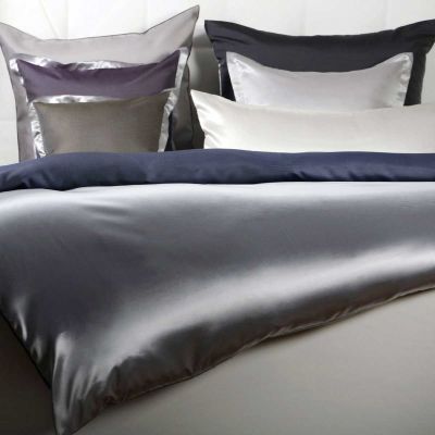 Anichini Helios Silk Sateen Sheets
Washable Mulberry Silk Sateen Duvet Covers
Helios silk sheets bed