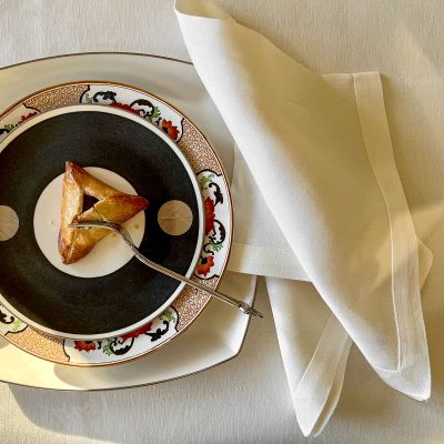 Anichini Janus Linen Jacquard Table Napkins
Double-Sided Linen Napkins
janus table linens off white 