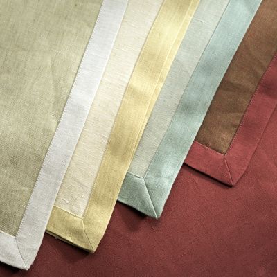 Anichini Janus Linen Jacquard Table Napkins
Double-Sided Linen Napkins
janus table linens off white 