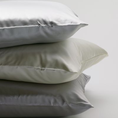 Anichini Helios Silk Sateen Sheeting
Washable Mulberry Silk Sateen Pillowcases
Anichini helios luxury silk sateen sheets pillowcases 