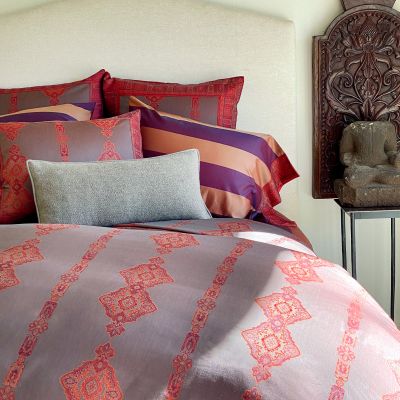 Sustainably Woven Italian Twill Jacquard Duvet Covers
Persia blood red reverse bed 