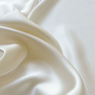 Helios Washable Silk Sateen Bottom Sheets
Washable Mulberry Silk Sateen Bottom Sheets
Helios Bottom sheet natural